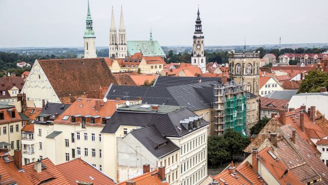 Observationen rund um St. Peter und Paul in Görlitz durch Detektive.