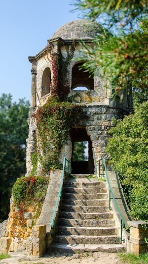 Privatdetektive oberservierern am Belvedereturm in Halberstadt.