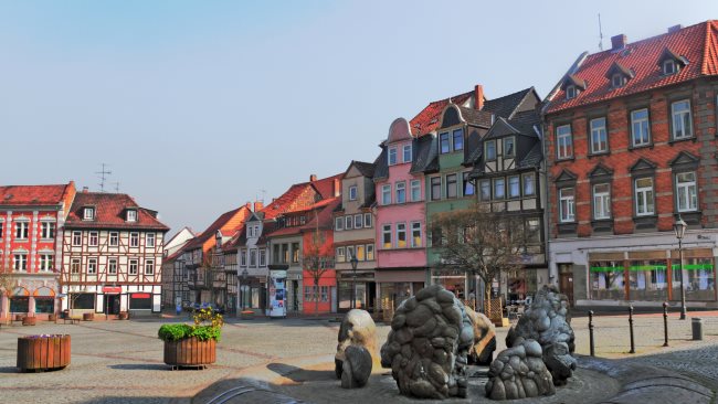 Detektive observieren am Einsatzort Helmstedt.